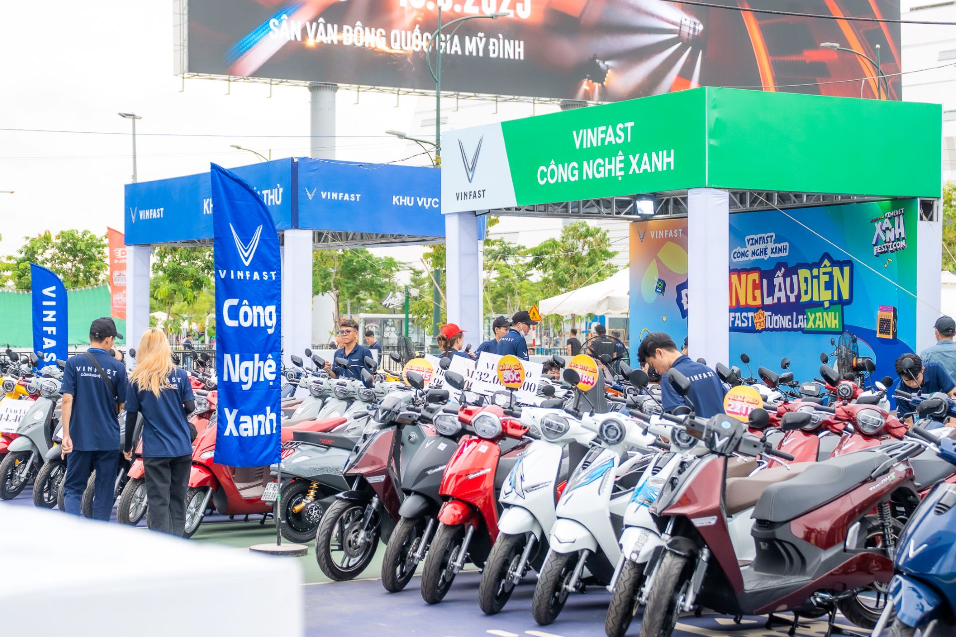 VinFast mở siêu ngày hội “Đổi xăng lấy điện”, mang cơ hội lên đời xe điện đến hàng nghìn người dùng