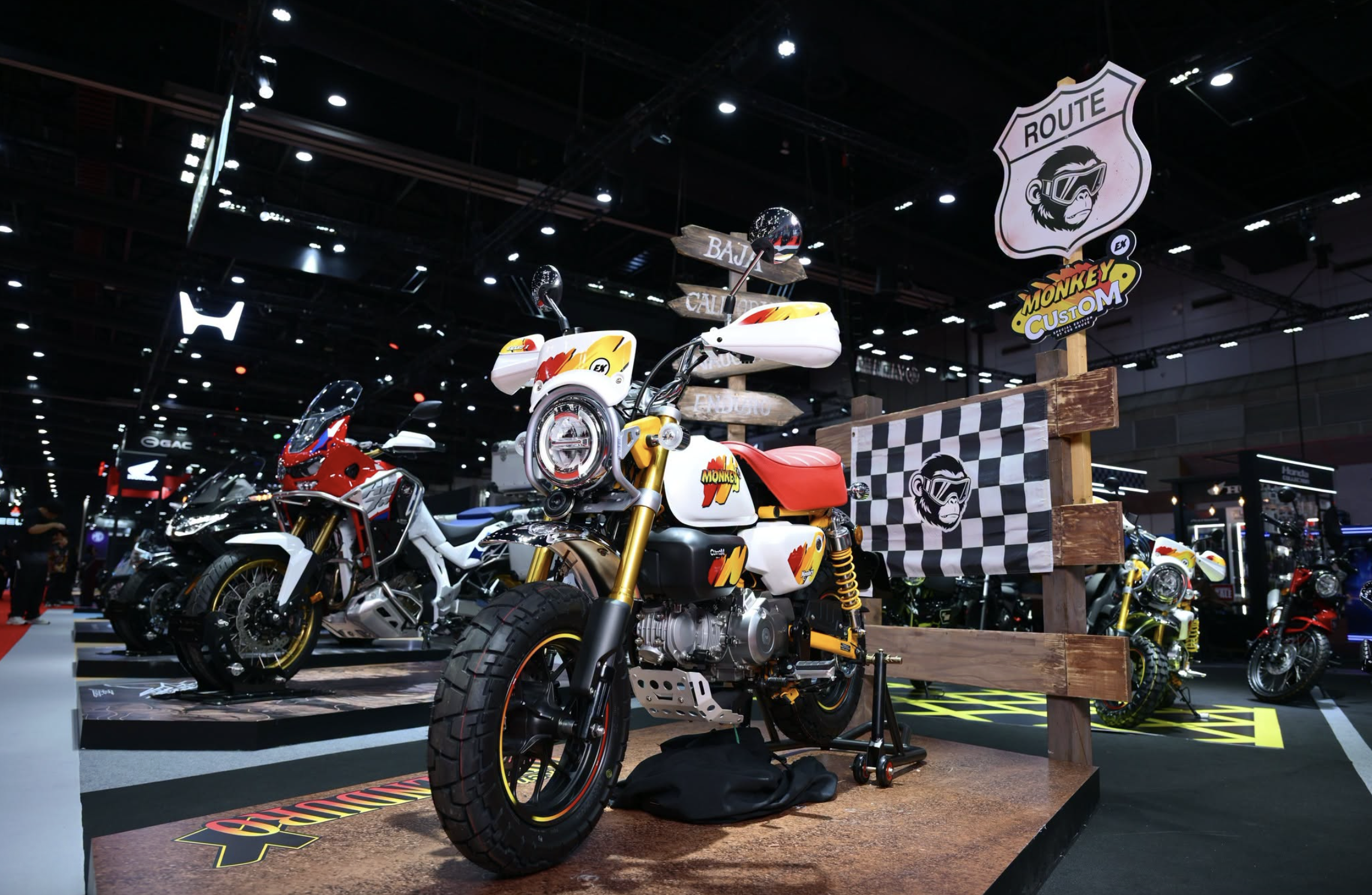Honda Monkey bản đặc biệt ra mắt: Phong cách Enduro, giá quy đổi 98 triệu đồng
